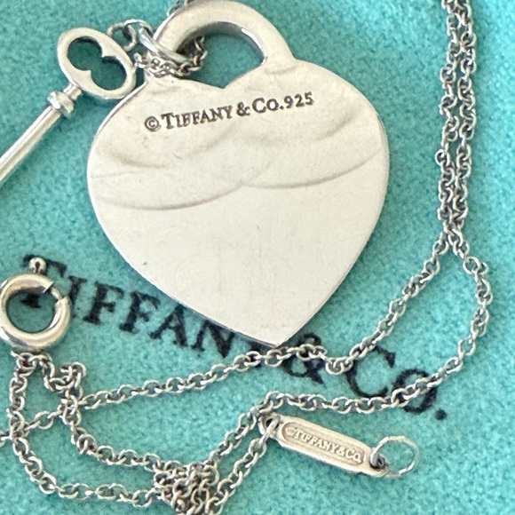 Tiffany Heart Tag with Key Pendant - Picture 5 of 6